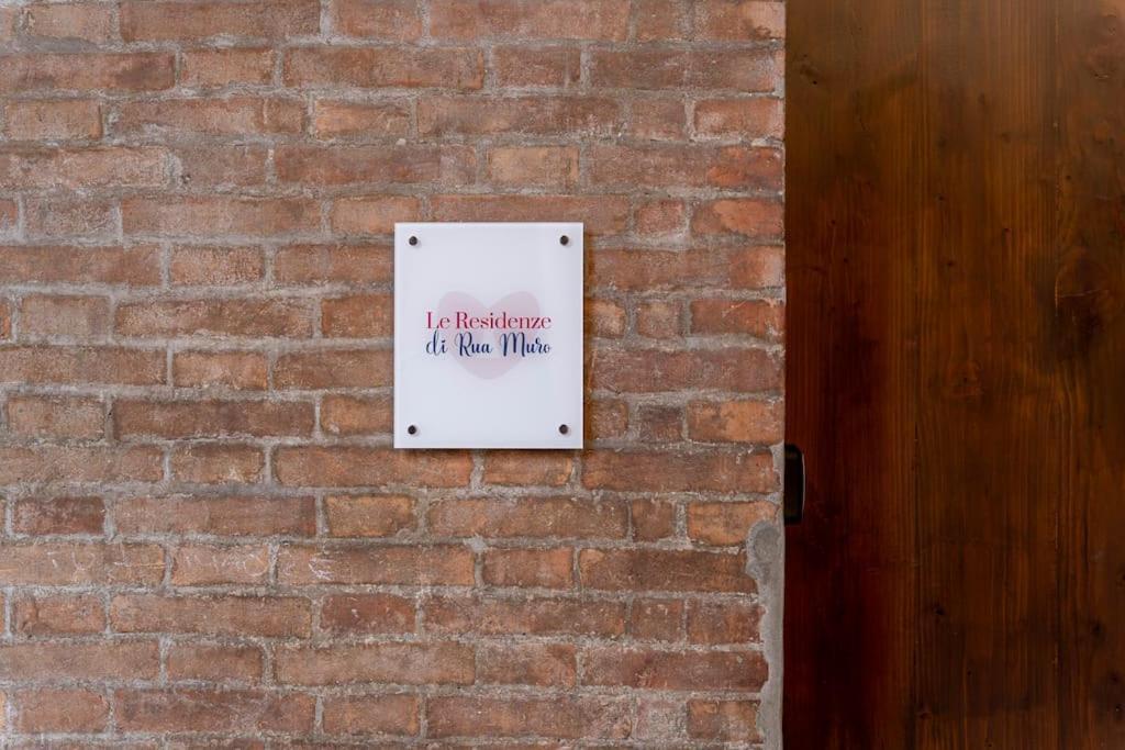 Free Parking - Meraviglioso Appartamento A Modena Kültér fotó