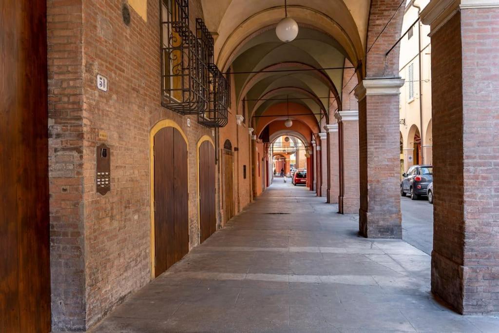 Free Parking - Meraviglioso Appartamento A Modena Kültér fotó